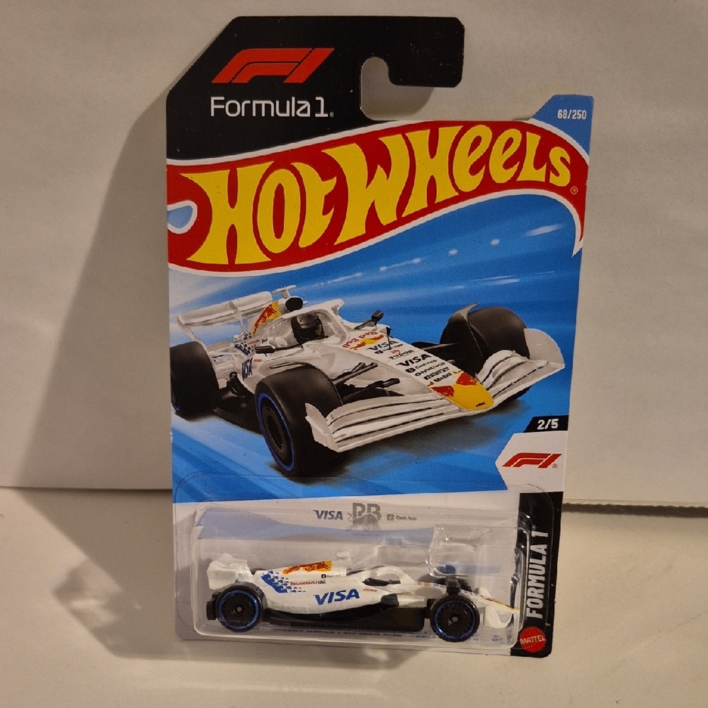 1D4 Hot Wheels Formula 1 White Visa Race Car Toy